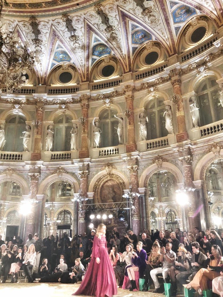 Paris Fashion Week, paris fashion week 2018, Pfw, Pfw2018, fashion week, moda a Parigi, Paris fashion, stilisti emergenti, oxford fashion studio, the river agency, intercontinental le grand, sfilate fashion week parigi, vestiti da favola